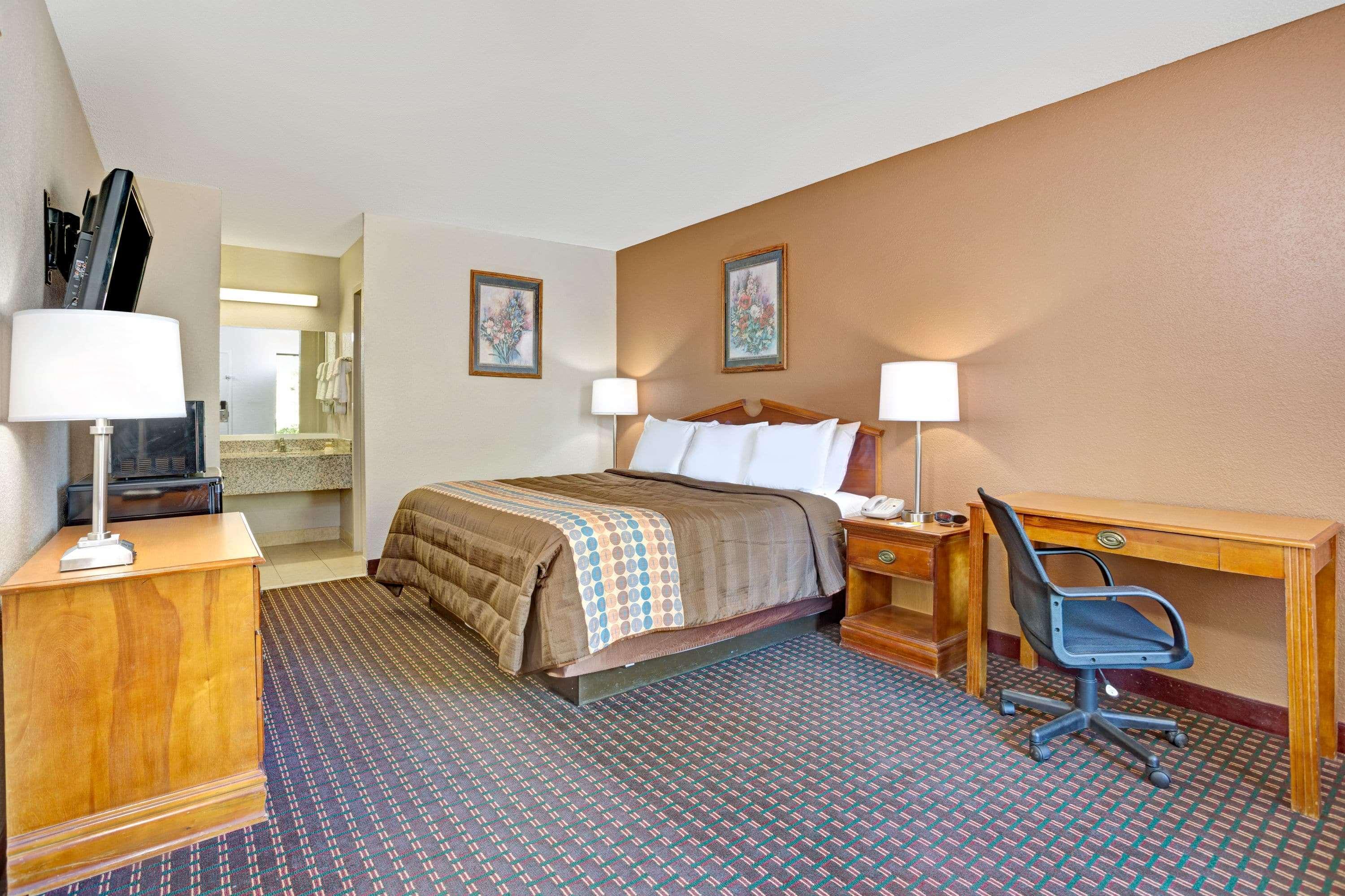 Days Inn By Wyndham Хернандо Экстерьер фото