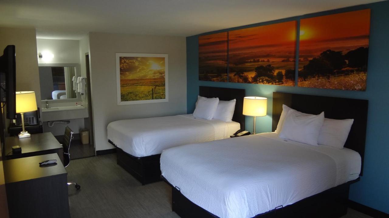 Days Inn By Wyndham Хернандо Экстерьер фото